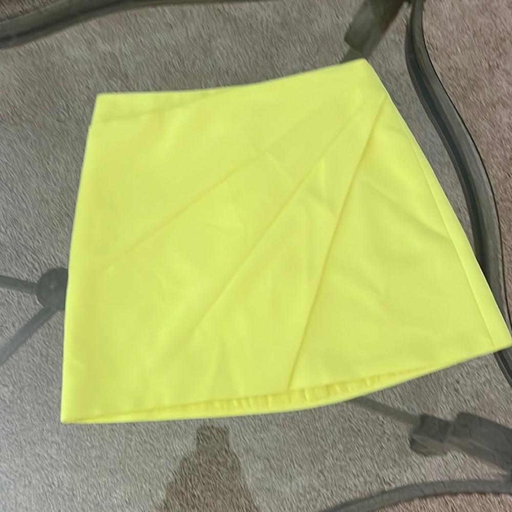 Alice & Olivia Neon Yellow Skirt